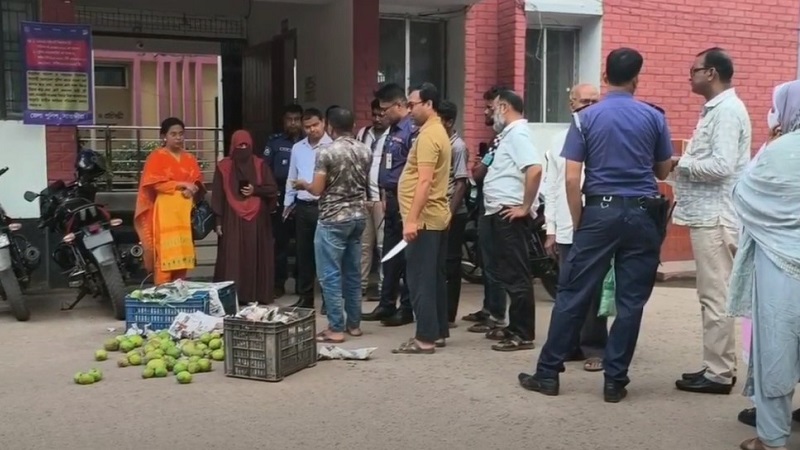 সাতক্ষীরায় কার্বাইডে পাকানো ৯ হাজার কেজি আম জব্দ, পরে ধ্বংস